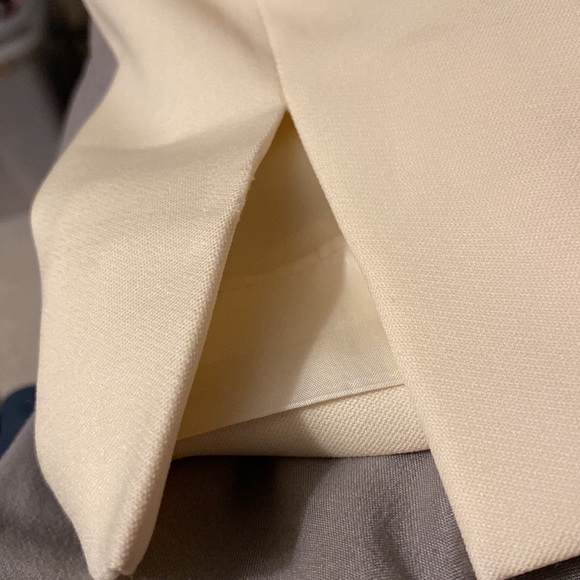 MUST GO 🥳🤩Valentino pencil skirt - Picture 9 of 11